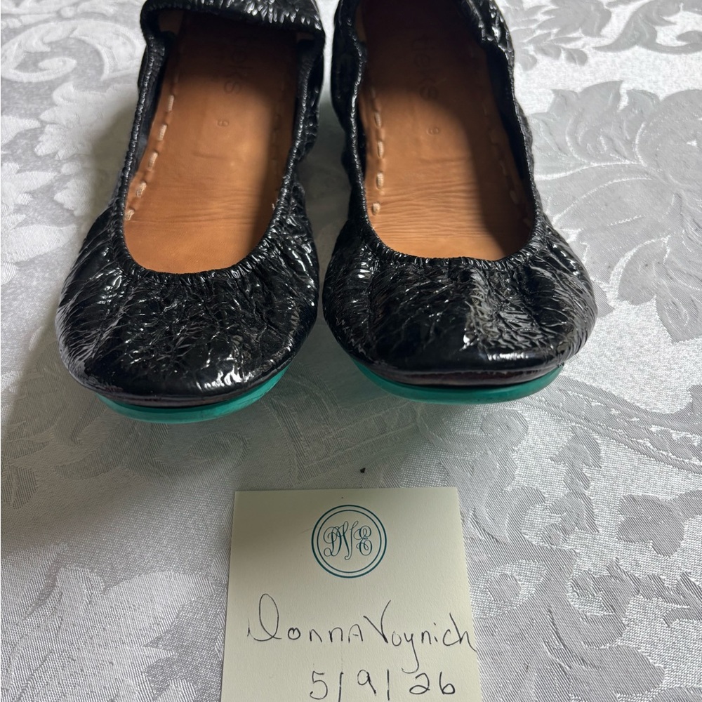 Tieks Obsidian Black. Size 9 Leather Ballet Flats with Teal Sole